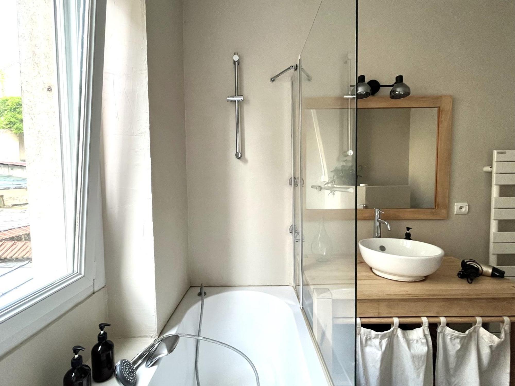 Lovely Haussmannian Flat In Montparnasse Paris Exteriör bild